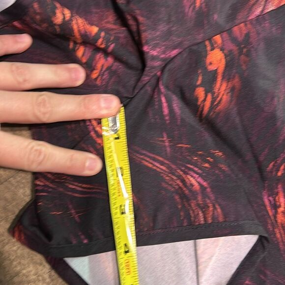 NWOT  Xersion running shorts size small - Picture 9 of 9